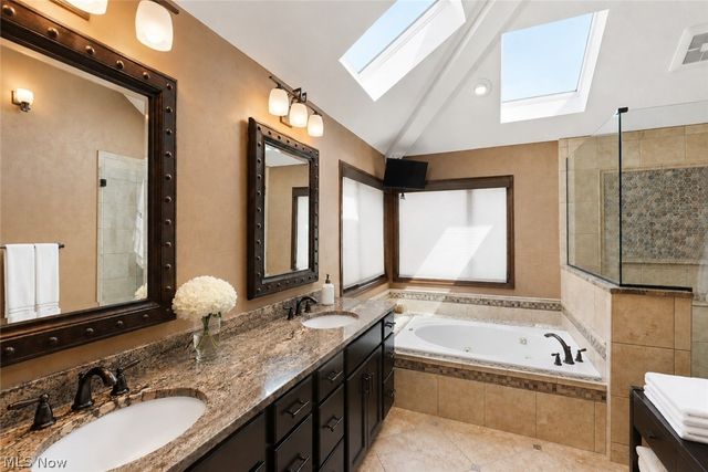 5743 Williamsburg Drive, Highland Heights, OH 44143