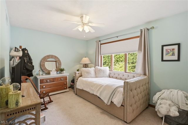 5743 Williamsburg Drive, Highland Heights, OH 44143