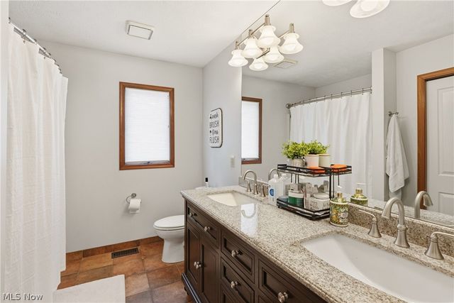 5743 Williamsburg Drive, Highland Heights, OH 44143