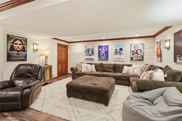 5743 Williamsburg Drive, Highland Heights, OH 44143
