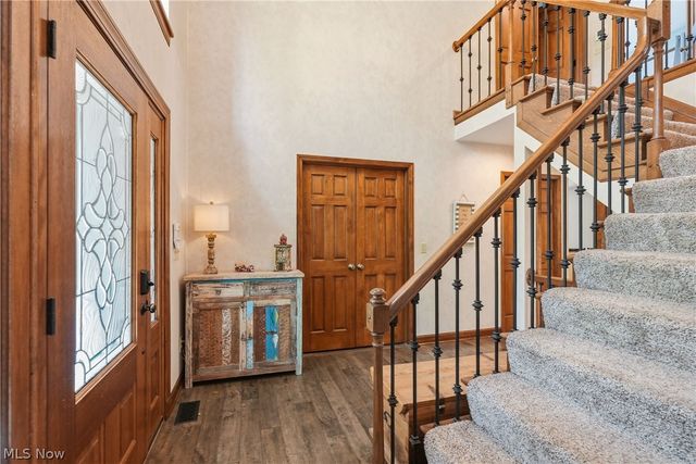 5743 Williamsburg Drive, Highland Heights, OH 44143