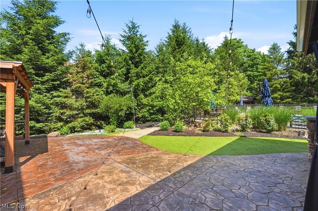 5743 Williamsburg Drive, Highland Heights, OH 44143