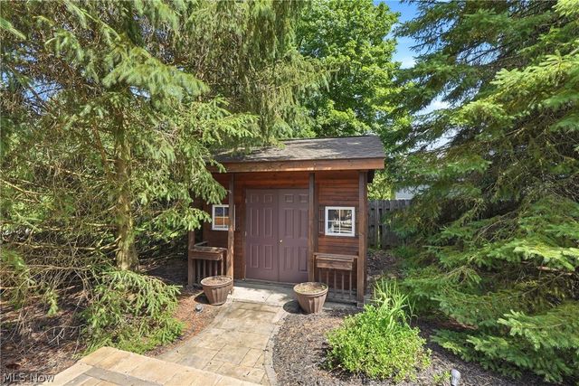 5743 Williamsburg Drive, Highland Heights, OH 44143