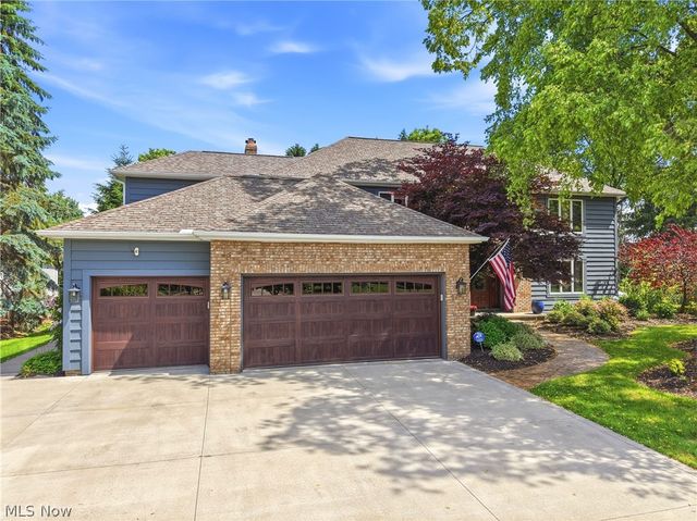 5743 Williamsburg Drive, Highland Heights, OH 44143