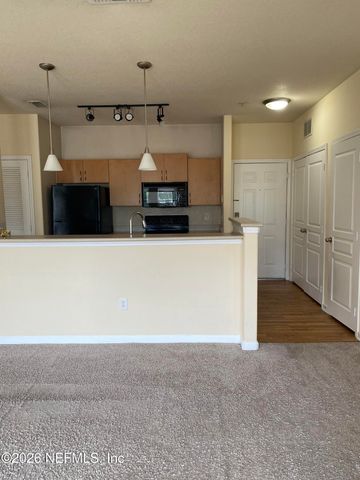 8290 GATE Parkway 611, Jacksonville, FL 32216