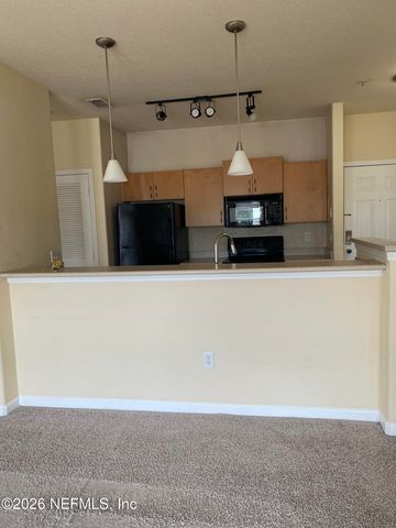 8290 GATE Parkway 611, Jacksonville, FL 32216