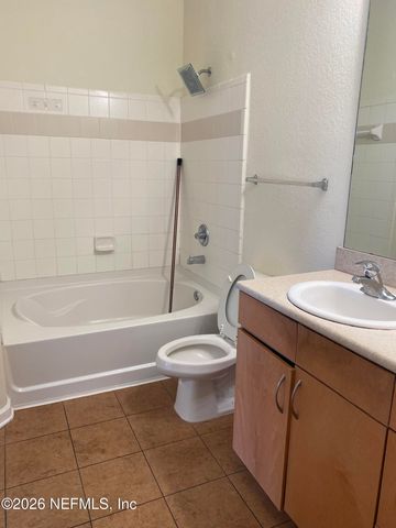 8290 GATE Parkway 611, Jacksonville, FL 32216