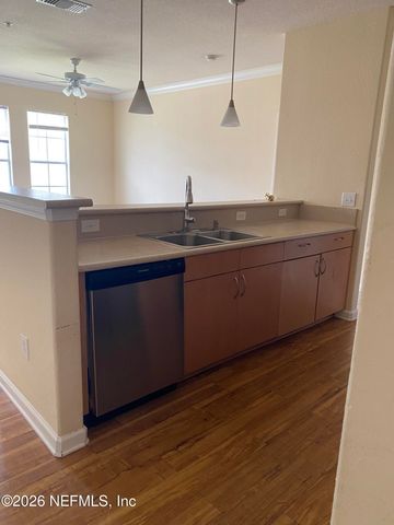 8290 GATE Parkway 611, Jacksonville, FL 32216