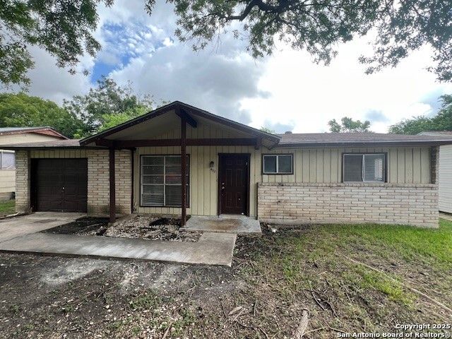 402 MICHELLE DR, Converse, TX 78109