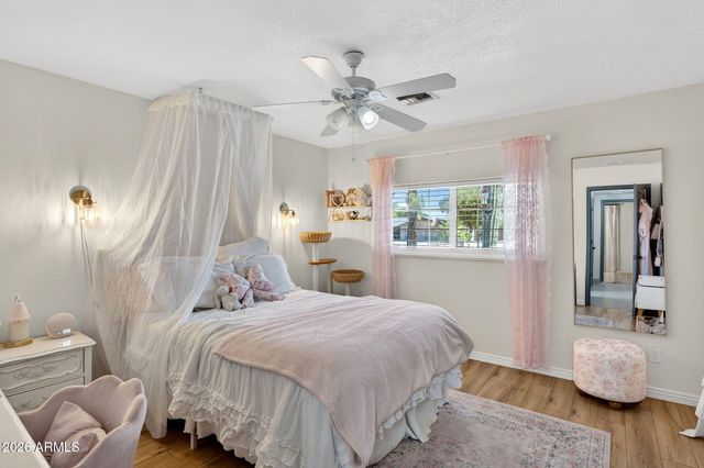 4946 W CREEDANCE Boulevard, Glendale, AZ 85310