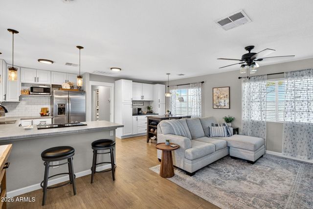 4946 W CREEDANCE Boulevard, Glendale, AZ 85310