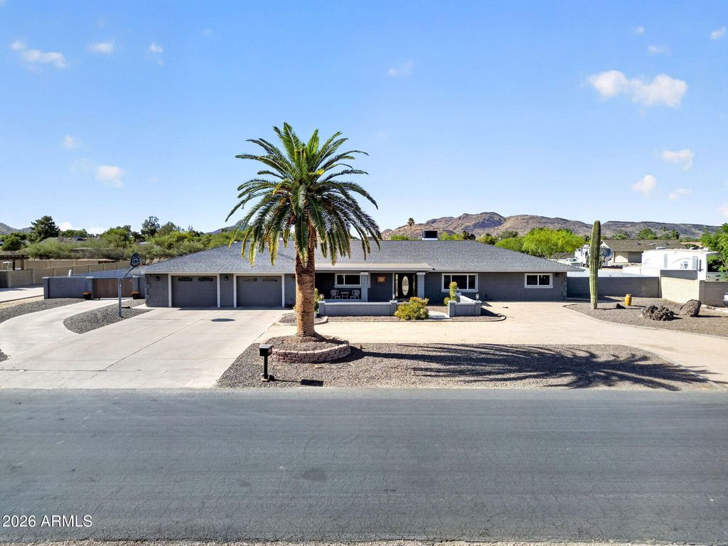 4946 W CREEDANCE Boulevard, Glendale, AZ 85310 — photo 2