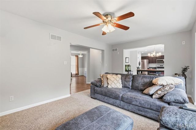 40 Owls Rest Court, Winfield, MO 63389