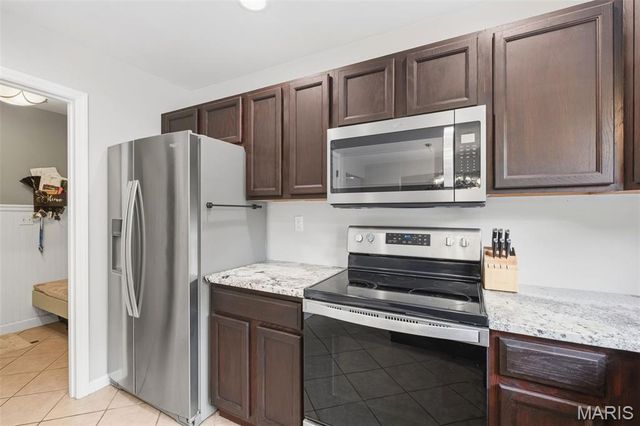 40 Owls Rest Court, Winfield, MO 63389