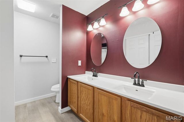 40 Owls Rest Court, Winfield, MO 63389
