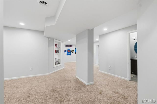 40 Owls Rest Court, Winfield, MO 63389