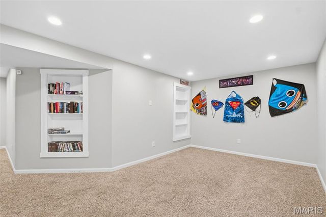 40 Owls Rest Court, Winfield, MO 63389