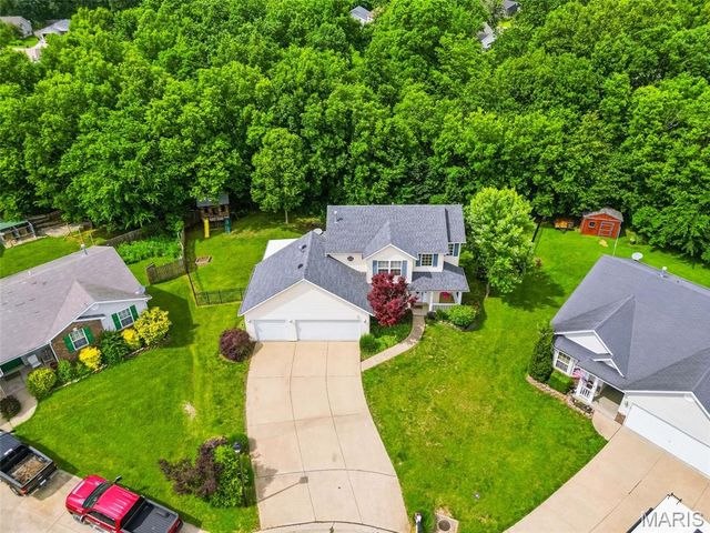 40 Owls Rest Court, Winfield, MO 63389