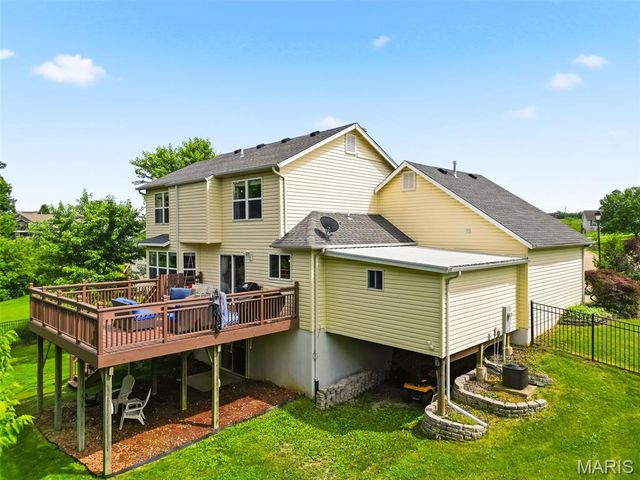 40 Owls Rest Court, Winfield, MO 63389