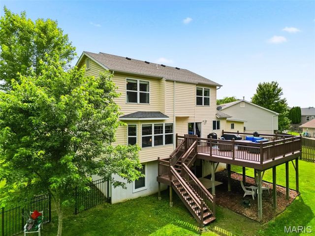 40 Owls Rest Court, Winfield, MO 63389