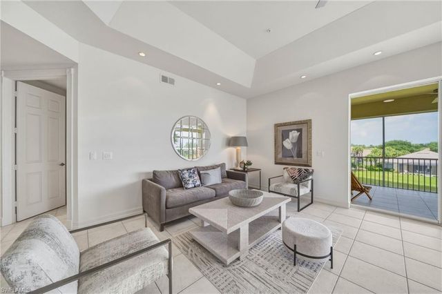 1845 Les Chateaux BLVD 303, Naples, FL 34109