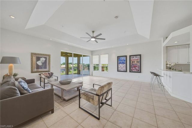 1845 Les Chateaux BLVD 303, Naples, FL 34109