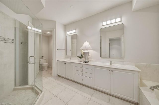 1845 Les Chateaux BLVD 303, Naples, FL 34109