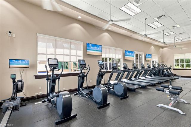 1845 Les Chateaux BLVD 303, Naples, FL 34109