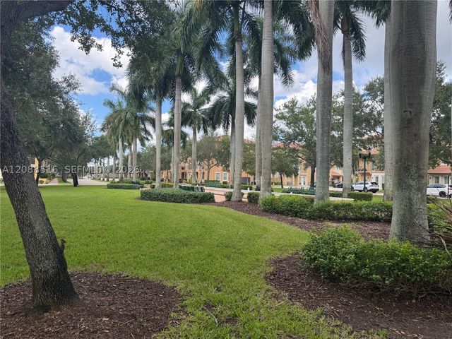 928 SW 147th Ave 2906, Pembroke Pines, FL 33027