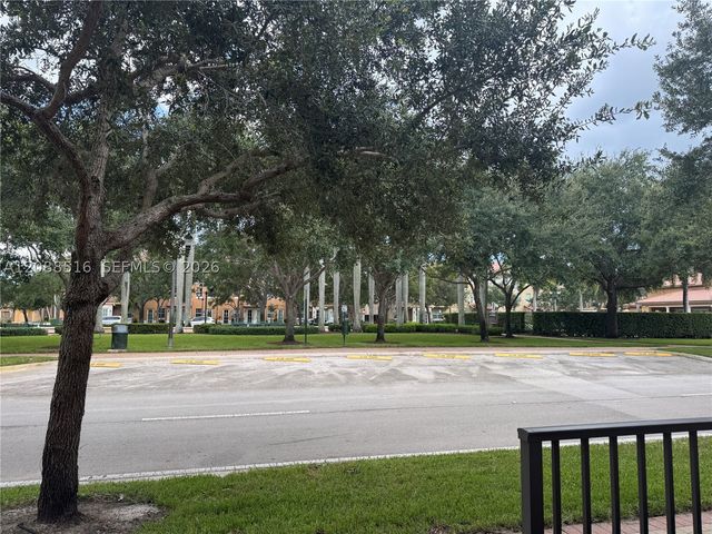 928 SW 147th Ave 2906, Pembroke Pines, FL 33027