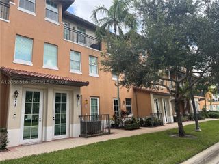 928 SW 147th Ave 2906, Pembroke Pines, FL 33027