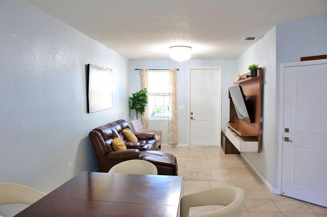 2440 SE 14th Court, Homestead, FL 33035