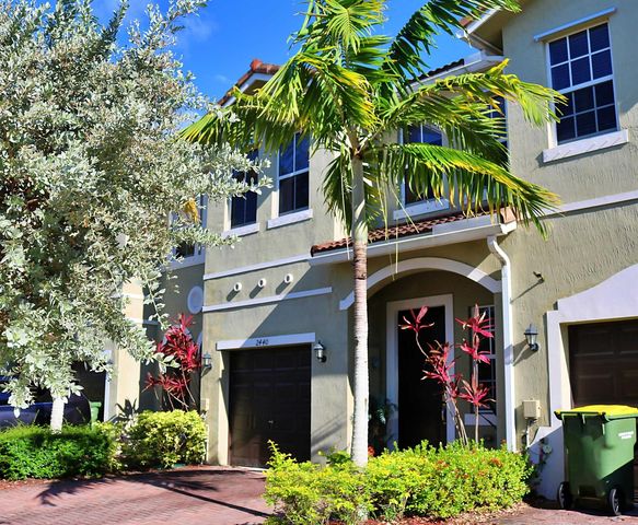 2440 SE 14th Court, Homestead, FL 33035