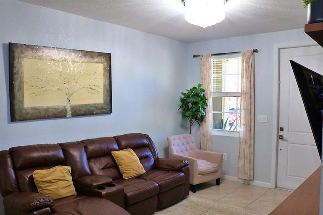 2440 SE 14th Court, Homestead, FL 33035
