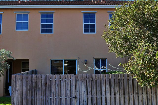 2440 SE 14th Court, Homestead, FL 33035