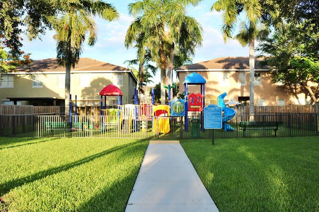 2440 SE 14th Court, Homestead, FL 33035