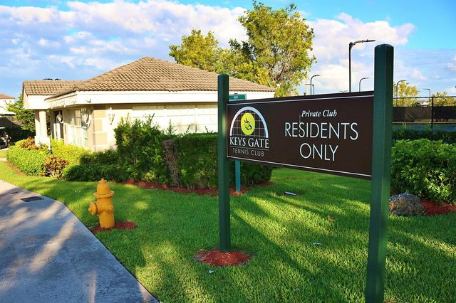 2440 SE 14th Court, Homestead, FL 33035