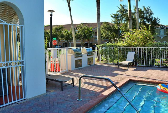 2440 SE 14th Court, Homestead, FL 33035