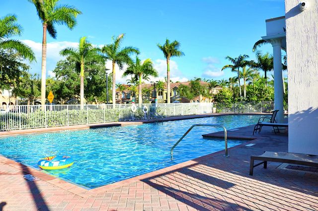 2440 SE 14th Court, Homestead, FL 33035