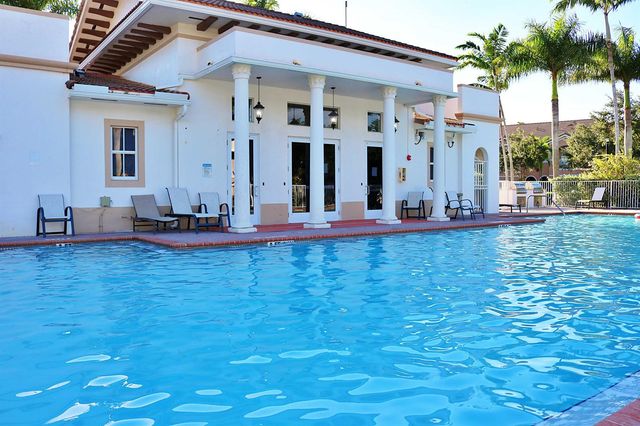 2440 SE 14th Court, Homestead, FL 33035