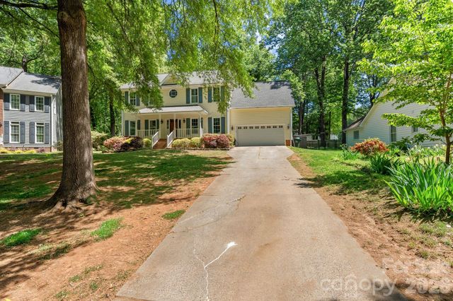 2726 Kirkholm Drive, Matthews, NC 28105