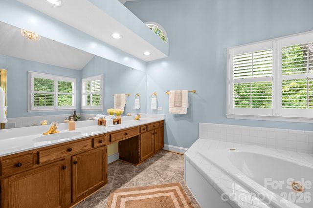 2726 Kirkholm Drive, Matthews, NC 28105