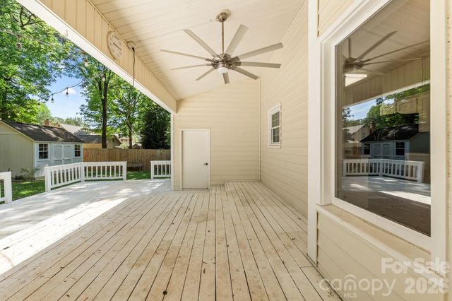 2726 Kirkholm Drive, Matthews, NC 28105