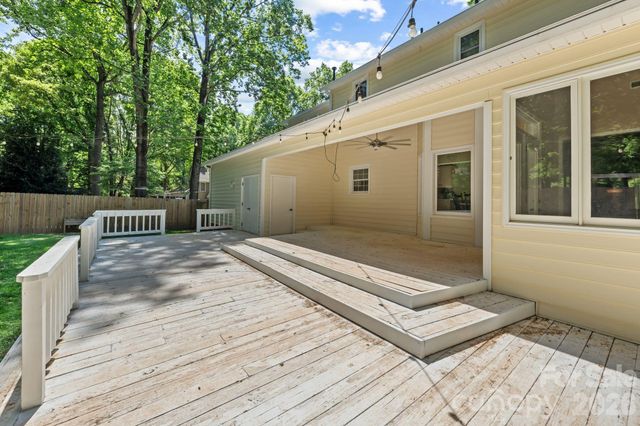 2726 Kirkholm Drive, Matthews, NC 28105