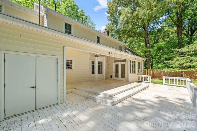 2726 Kirkholm Drive, Matthews, NC 28105