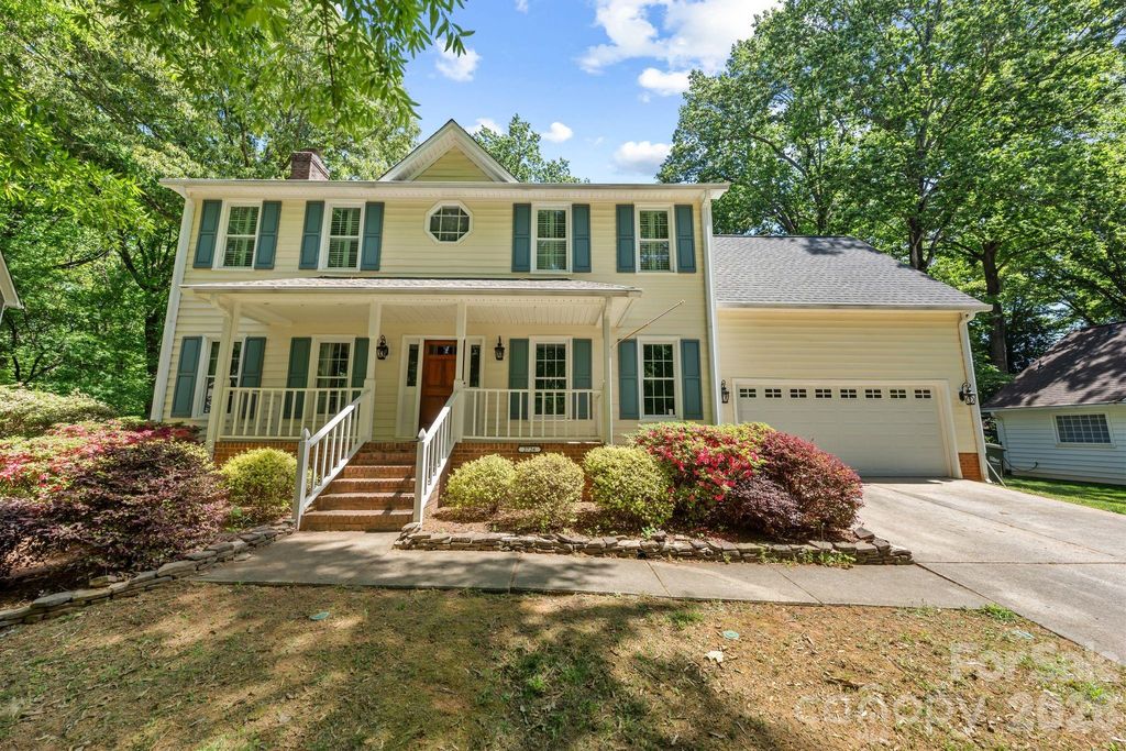 2726 Kirkholm Drive, Matthews, NC 28105