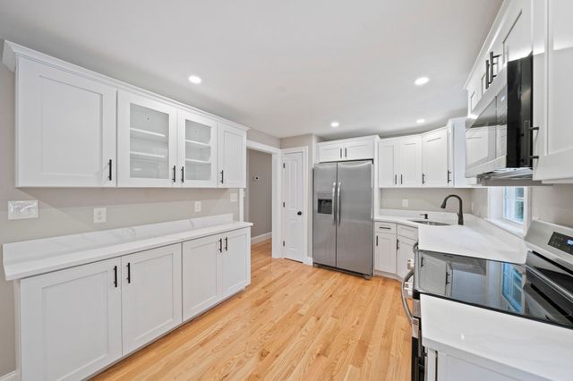 3 Taylor Point Road, Pembroke, MA 02359