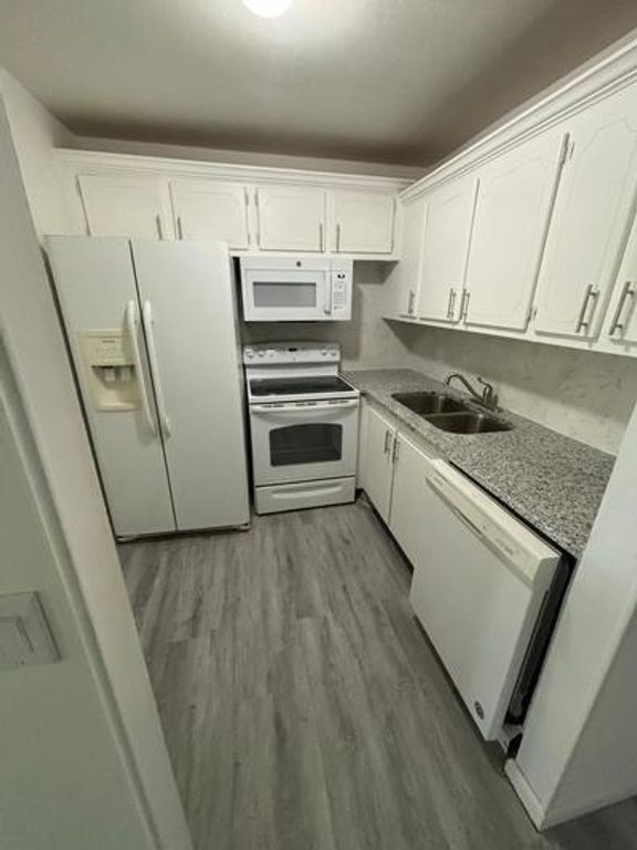 244 Windsor K, West Palm Beach, FL 33417