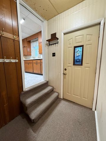 211 Kendall Avenue N, Thief River Falls, MN 56701