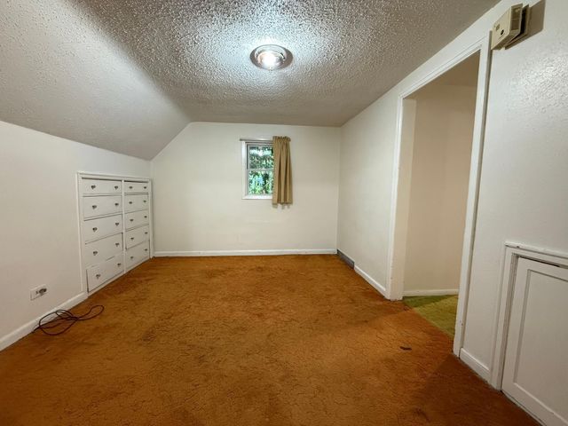 211 Kendall Avenue N, Thief River Falls, MN 56701